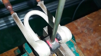 铁管与底座焊接